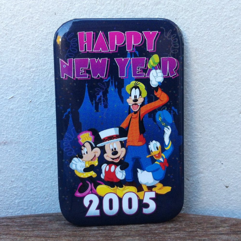 Disney Parks Cast Member Pin Happy New Year 2005 Button Disneyland Mickey Mouse